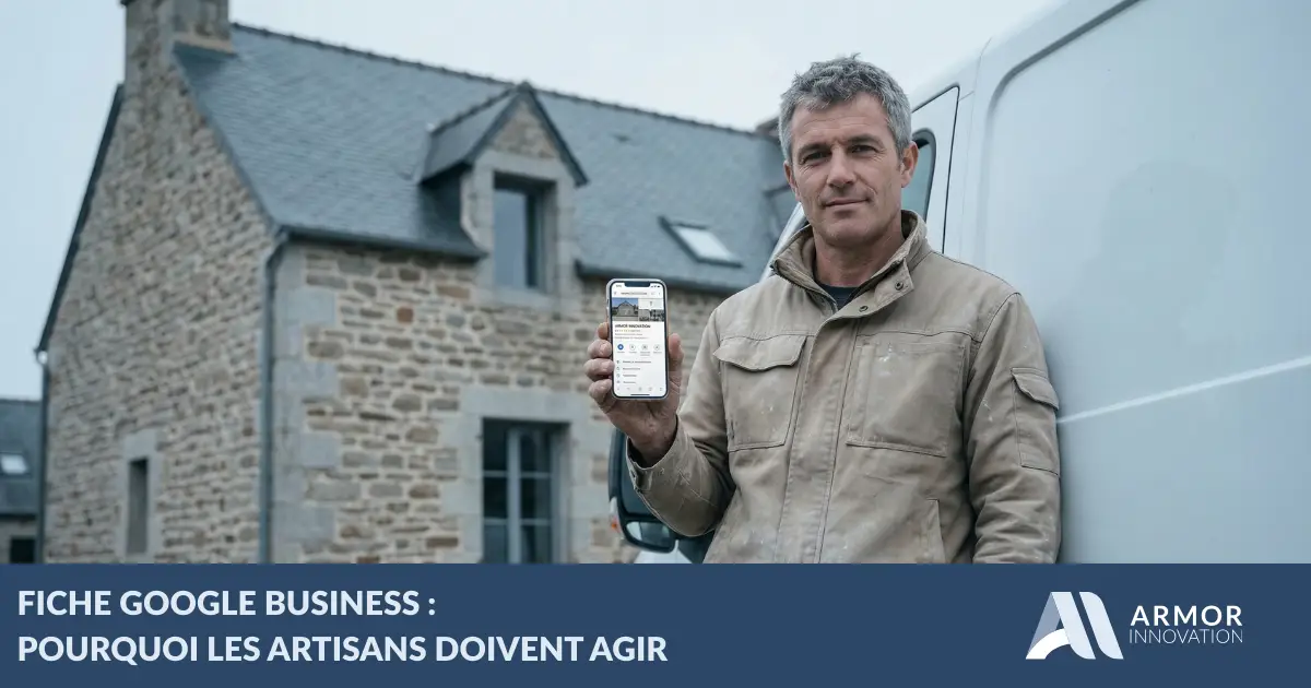 Maçon breton consultant sa fiche Google Business sur smartphone devant une maison en granit — Armor Innovation Finistère